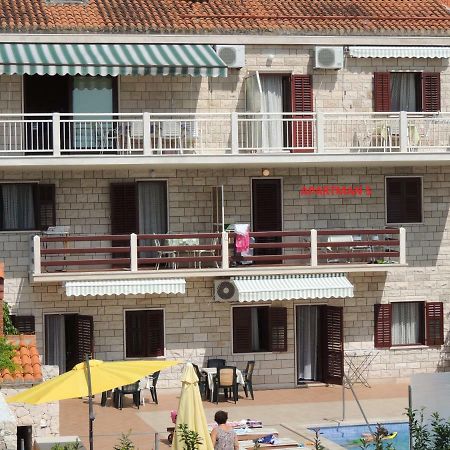 Apartments Bezmalinovic 2 Bol Esterno foto