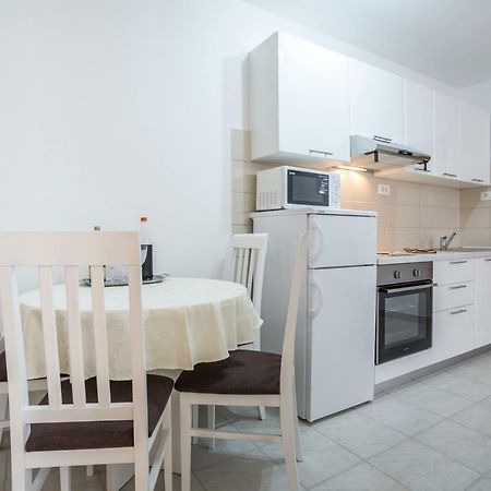 Apartments Bezmalinovic 2 Bol Esterno foto