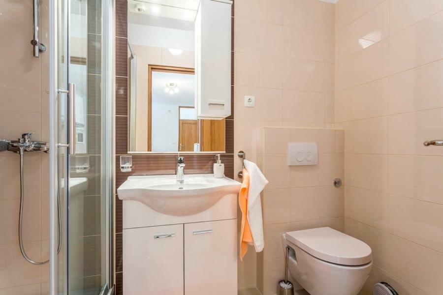 Apartments Bezmalinovic 2 Bol Esterno foto