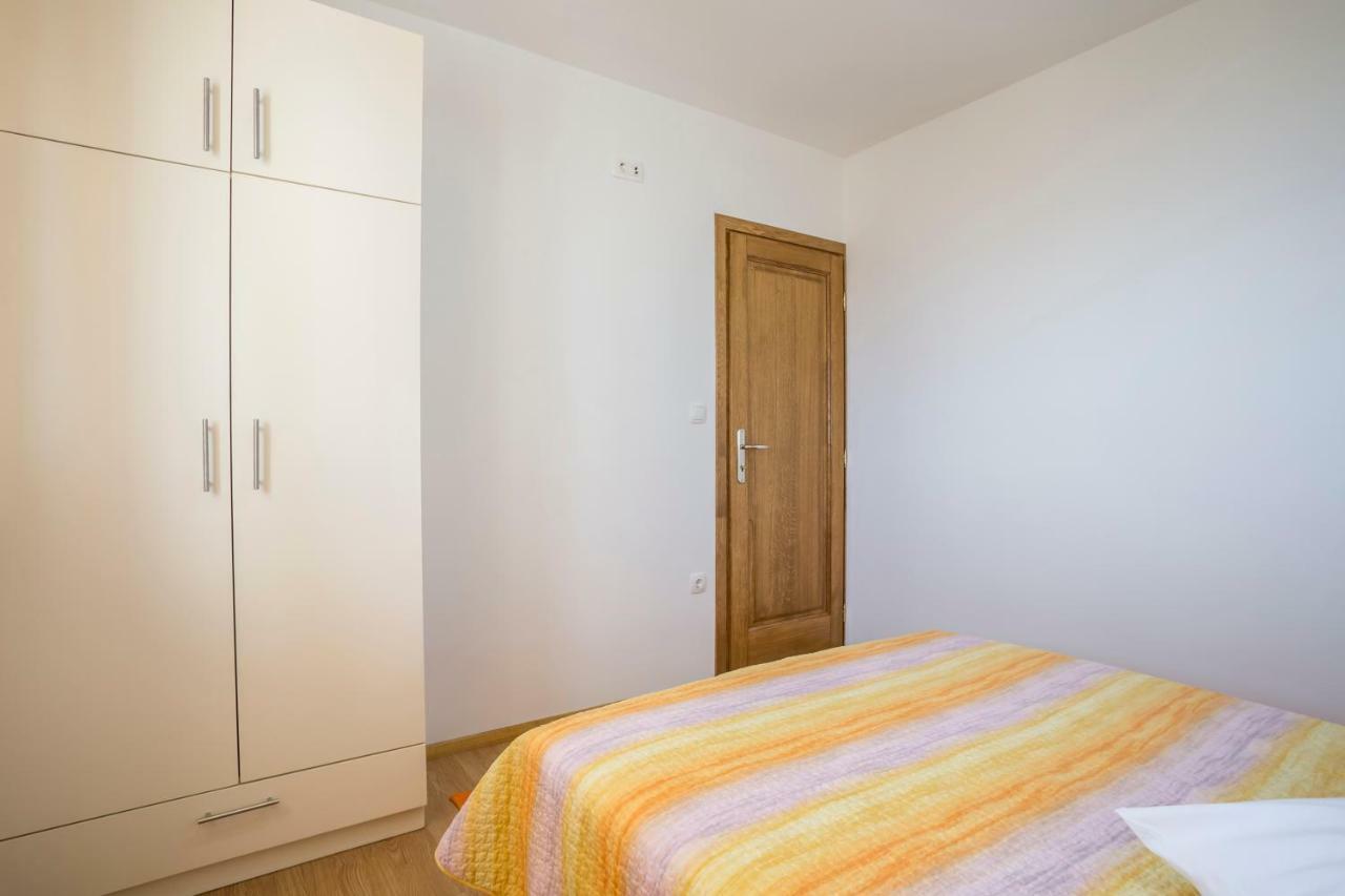 Apartments Bezmalinovic 2 Bol Esterno foto