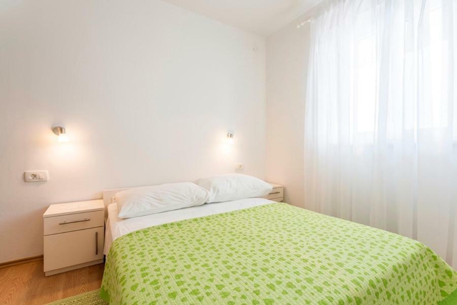 Apartments Bezmalinovic 2 Bol Esterno foto