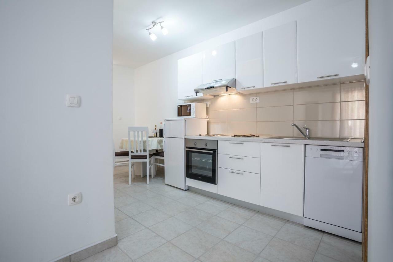 Apartments Bezmalinovic 2 Bol Esterno foto
